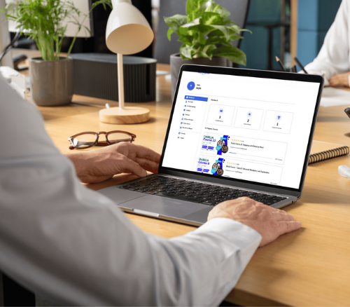A man studying Darija on the Easy Progress Maroc e-platform